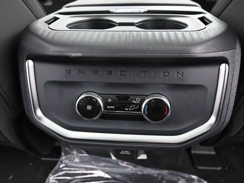 New 2026 Ford Expedition Active RWD image 14