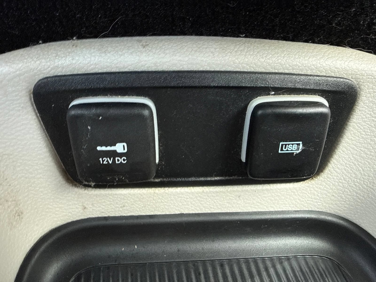 Used 2018 Chrysler Pacifica Touring Plus w/ Tire & Wheel Group FWD image 34
