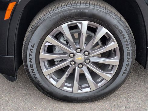 Used 2023 Chevrolet Traverse Premier image 34