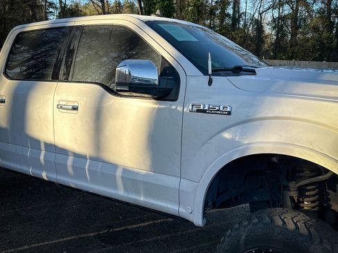 Used 2018 Ford F150 Platinum w/ Equipment Group 701A Luxury image 13