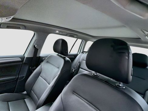 Used 2017 Volkswagen Golf S FWD image 26