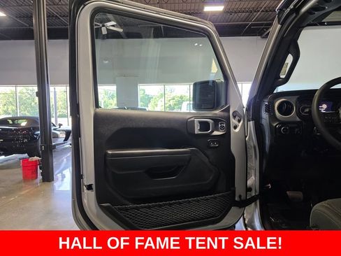Used 2024 Jeep Wrangler Unlimited Sport AWD/4WD image 13