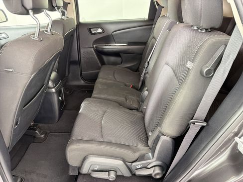 Used 2017 Dodge Journey SXT w/ Chrome Appearance Group FWD image 15