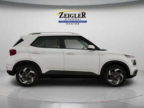 New 2026 Hyundai Venue SEL FWD image 9