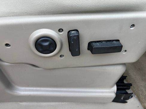 Used 2004 Chevrolet Tahoe Z71 w/ Z71 Preferred Equipment Group image 19