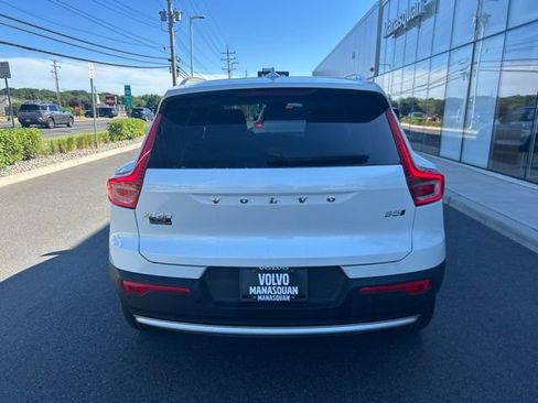 Certified 2025 Volvo XC40 B5 Plus AWD/4WD image 4