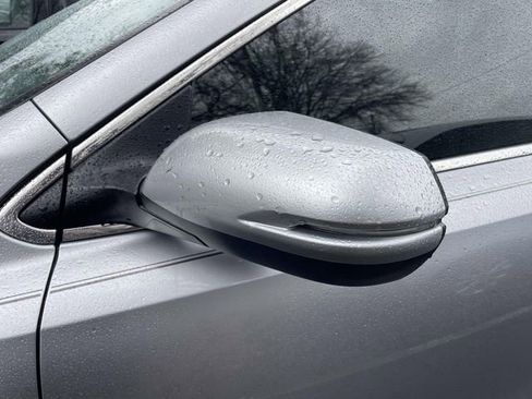 Used 2020 Honda CR-V Touring image 2