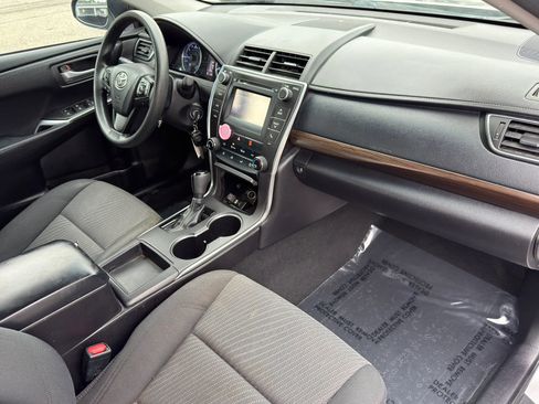 Used 2016 Toyota Camry LE FWD image 19