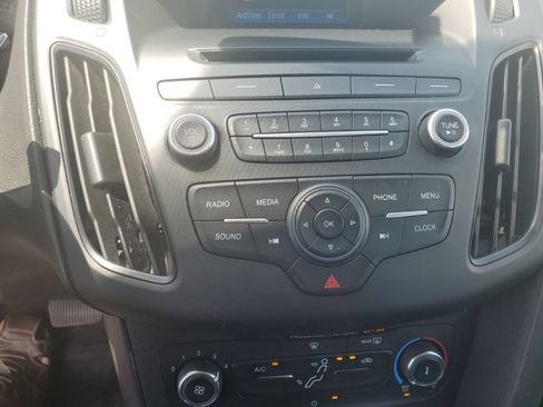 Used 2016 Ford Focus SE FWD image 13