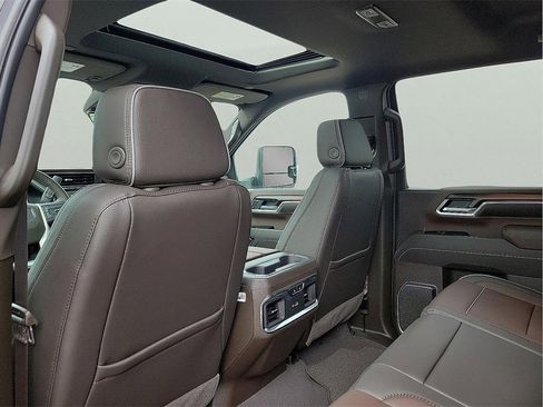 New 2026 GMC Sierra 2500 Denali w/ Denali Reserve Package image 12