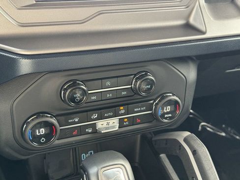Used 2023 Ford Bronco Outer Banks AWD/4WD image 17