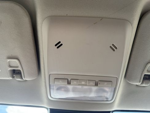 Used 2022 Buick Encore Preferred w/ Safety Package image 33