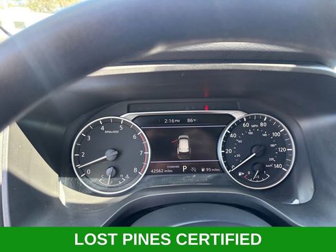 Used 2024 Nissan Rogue SV image 17