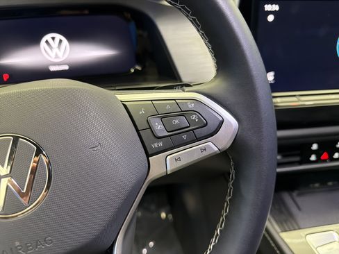 Certified 2025 Volkswagen Atlas Cross Sport SE w/ Black Wheel Package FWD image 21
