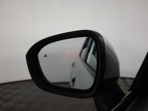 Used 2024 Nissan Rogue SV image 35