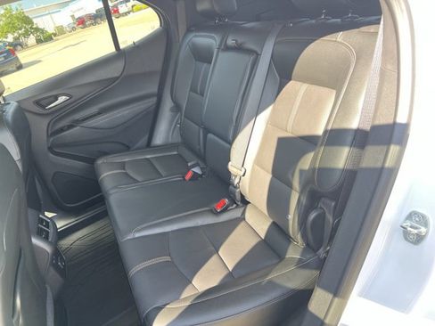 Used 2023 Chevrolet Equinox Premier AWD/4WD image 26