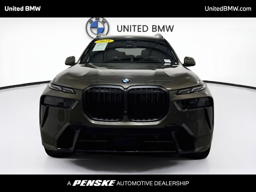 Used 2025 BMW X7 xDrive40i w/ M Sport Package AWD/4WD image 2