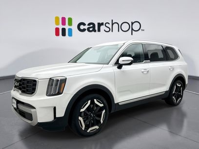 Used 2023 Kia Telluride S w/ S Sunroof Package