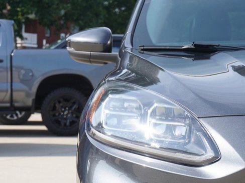 Used 2020 Ford Escape Titanium AWD/4WD image 9