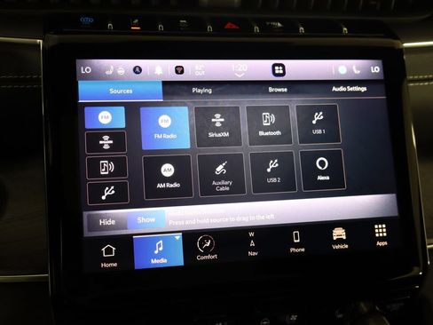 Used 2023 Jeep Grand Cherokee Overland w/ Luxury Tech Group IV AWD/4WD image 34