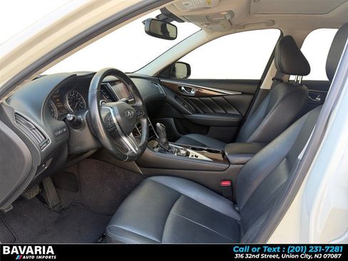 Used 2018 INFINITI Q50 Luxe w/ Essential Package (3.0T Luxe) AWD/4WD image 10
