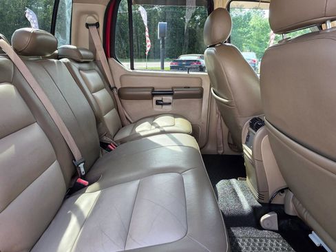 Used 2004 Ford Explorer Sport Trac XLT image 17