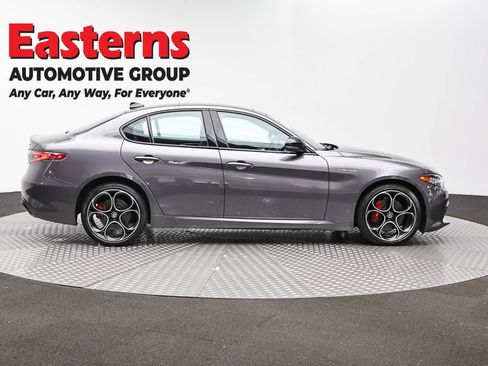 Used 2024 Alfa Romeo Giulia Veloce AWD/4WD image 4