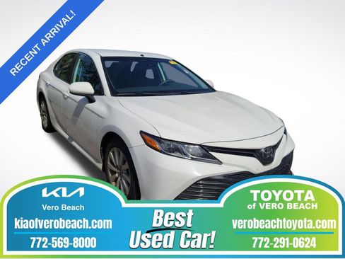 Used 2019 Toyota Camry LE FWD image 1