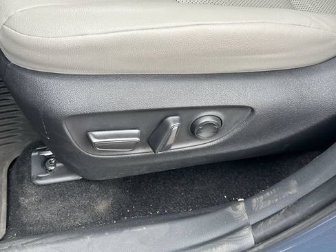 Used 2025 Toyota Grand Highlander FWD image 22