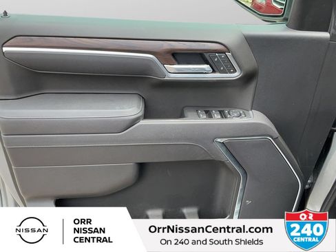 Used 2026 GMC Sierra 1500 SLT AWD/4WD image 16