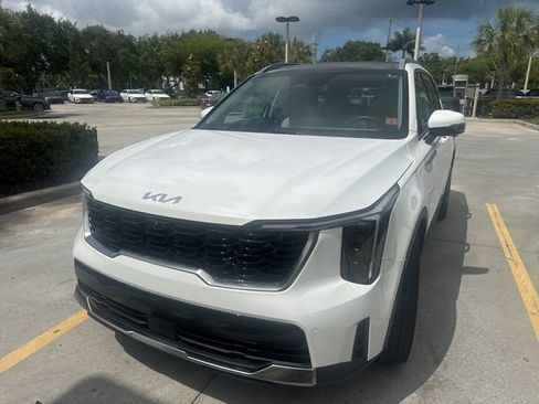 Used 2025 Kia Sorento SX FWD image 2