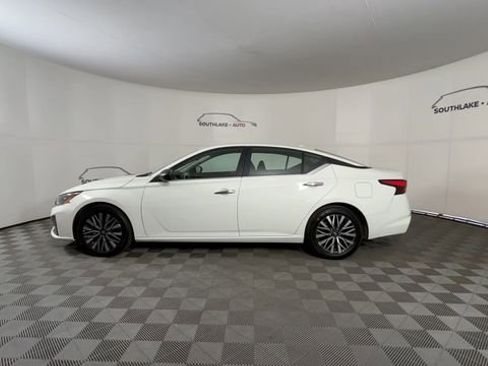 Certified 2025 Nissan Altima 2.5 SV image 5