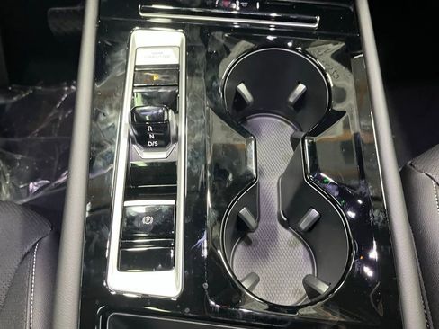 New 2026 Volkswagen Atlas SE image 14