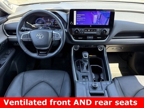 Used 2024 Toyota Grand Highlander Platinum image 2
