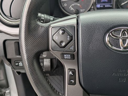 Used 2019 Toyota Tacoma TRD Off-Road AWD/4WD image 19