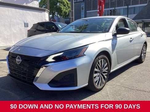 Used 2025 Nissan Altima 2.5 SV FWD image 1