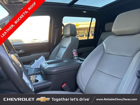 Used 2022 GMC Yukon XL SLT w/ SLT Premium Package image 19