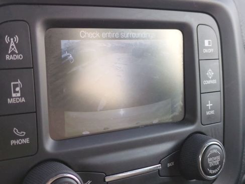 Used 2015 Jeep Renegade Latitude w/ Popular Equipment Group image 29