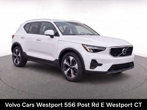 Certified 2024 Volvo XC40 B5 Core AWD/4WD image 1