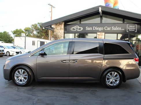 Used 2016 Honda Odyssey SE image 2