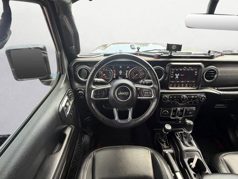 Used 2019 Jeep Wrangler Unlimited Sahara AWD/4WD image 15