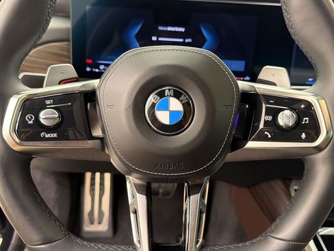 Used 2023 BMW 740i w/ Parking Assistance Package RWD image 11