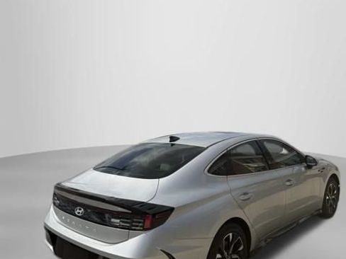 Used 2024 Hyundai Sonata SEL FWD image 4