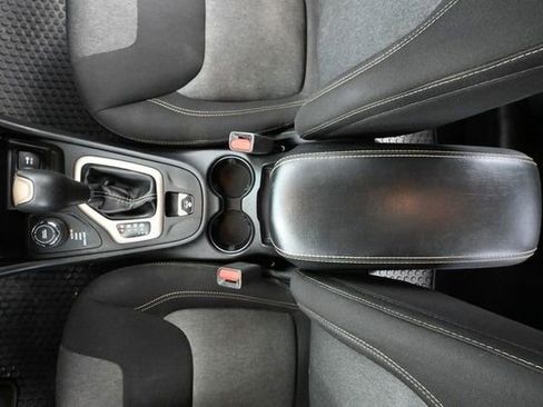 Used 2017 Jeep Cherokee Sport w/ Cold Weather Group image 30