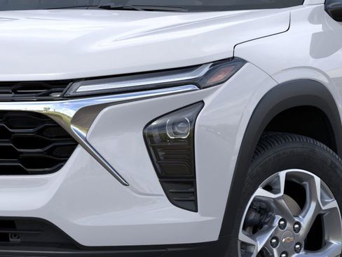 New 2026 Chevrolet Trax LS w/ LS Convenience Package FWD image 10