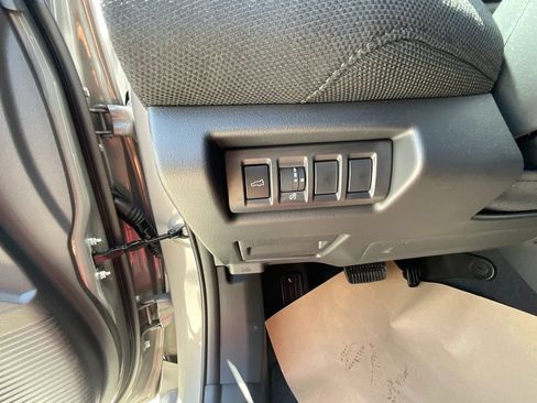 Used 2026 Subaru Outback Limited AWD/4WD image 35