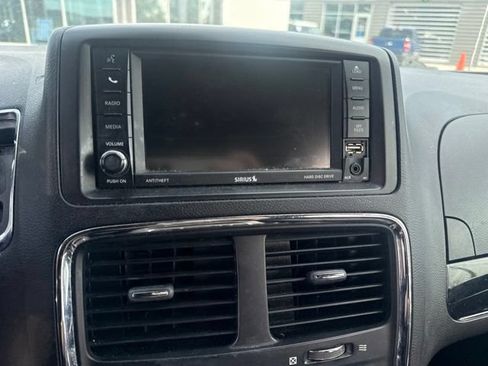 Used 2018 Dodge Grand Caravan SXT FWD image 29