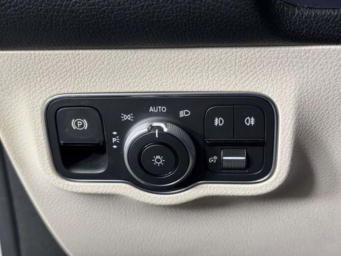 Used 2021 Mercedes-Benz GLB 250 4MATIC image 19