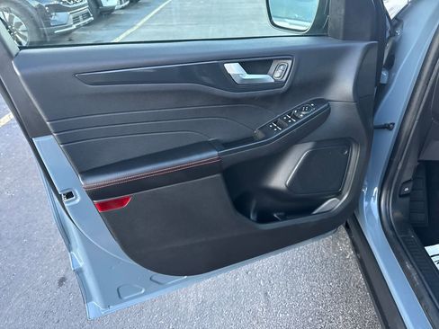 Used 2025 Ford Escape ST-Line w/ Equipment Group 301A image 27