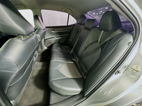 Used 2020 Toyota Camry SE FWD image 25